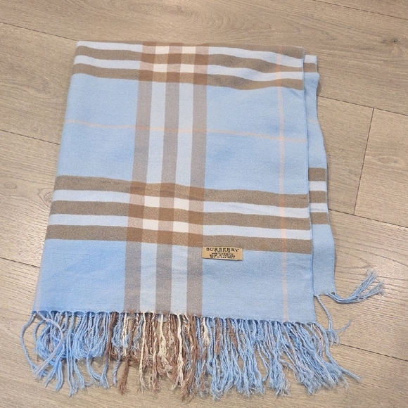 Burberry Accessories - Burberry Cashmere Scarf
